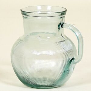 Pichet en verre transparent