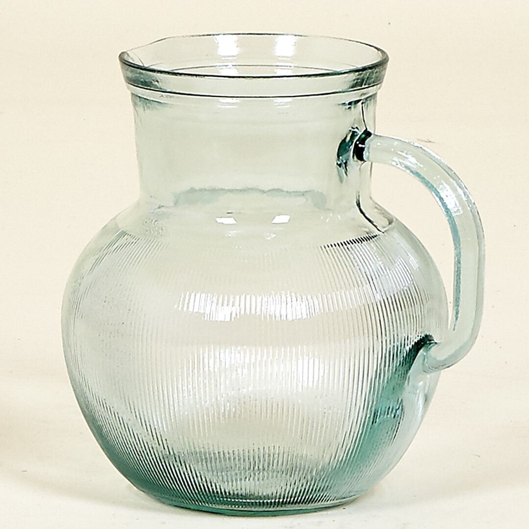 Pichet en verre transparent